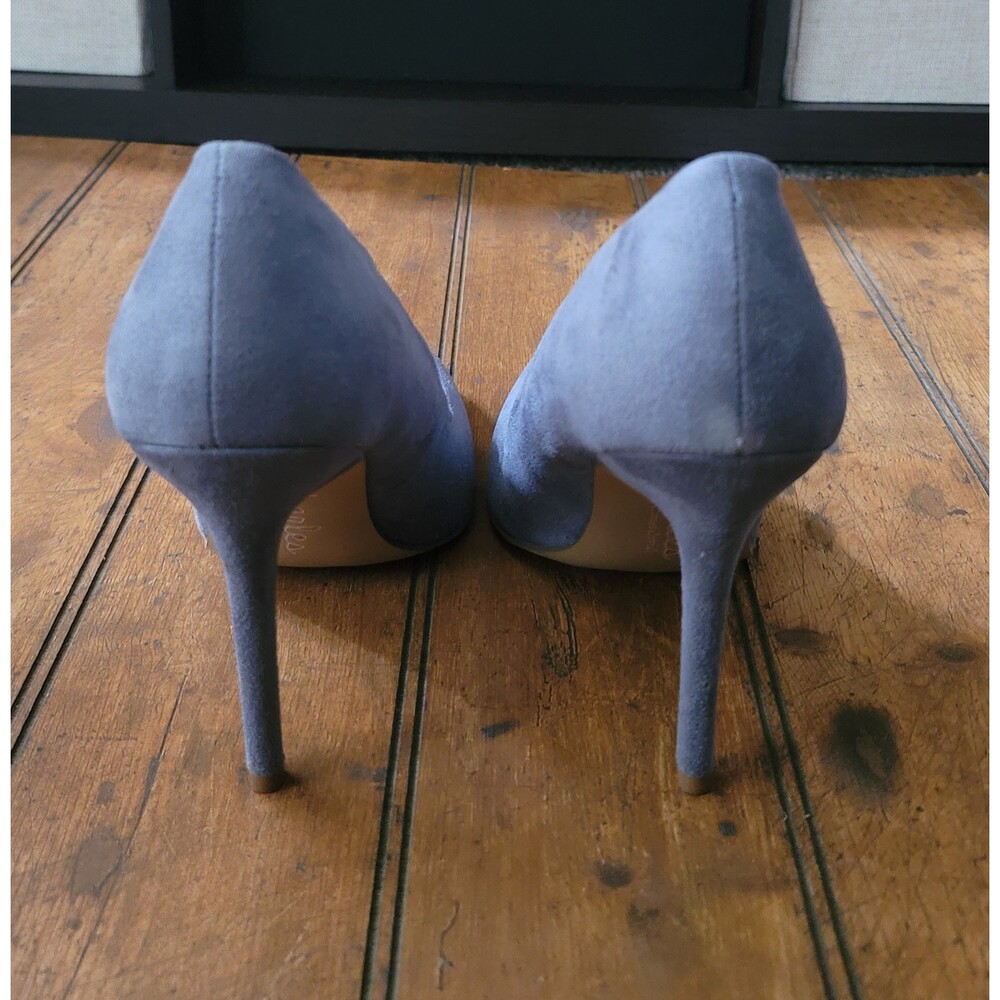 Charles by Charles David Pointed-Toe Frosted Blue Pact Pump Heel- Size 9.5 - Picture 5 of 7